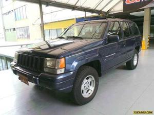 Jeep Grand Cherokee LAREDO AT 5200CC V8