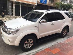 Toyota Fortuner 2WD AT 4000CC