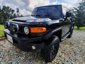 Toyota FJ Cruiser Edicion Especial Black & White