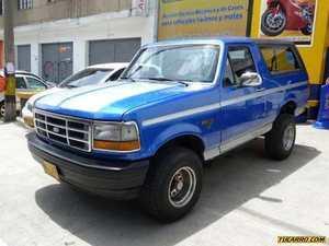 Ford Bronco XLT MT 5000CC 4X4