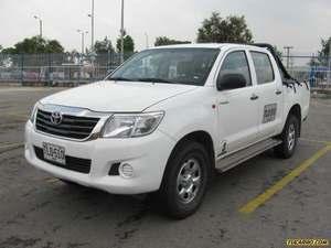 Toyota Hilux 2.4L MT 2400CC 4X4