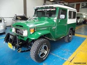 Toyota FJ 40 LAND CRUISER