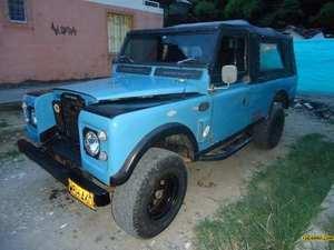 Land Rover Santana 109 2286